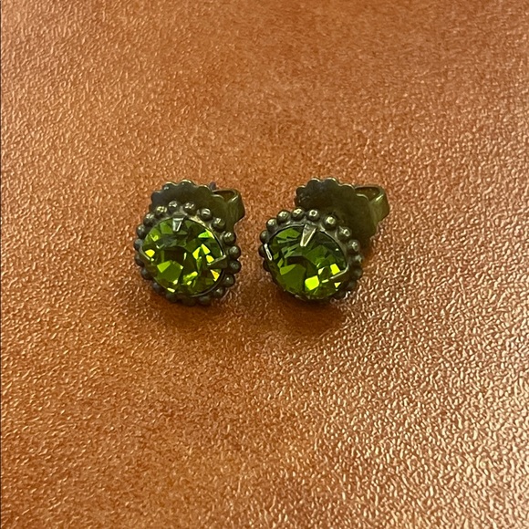 SORRELLI Peridot Simplicity Stud Earrings Antique Gold finish - Picture 2 of 5